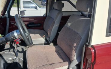 Ford-Bronco-2-door-1968-Burgundy-Gray-13