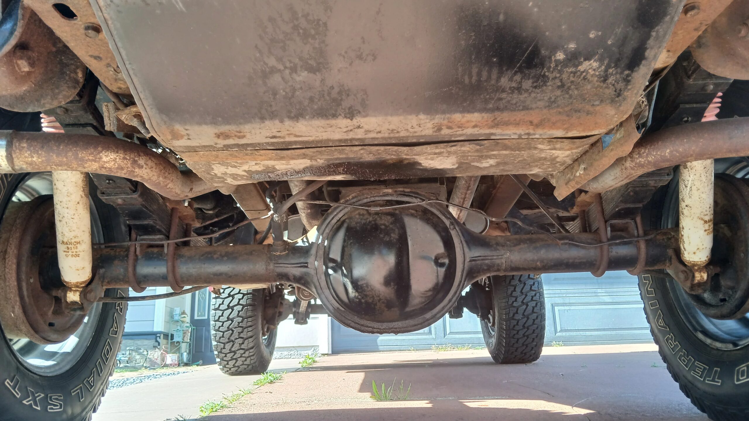 Ford-Bronco-2-door-1968-Burgundy-Gray-14