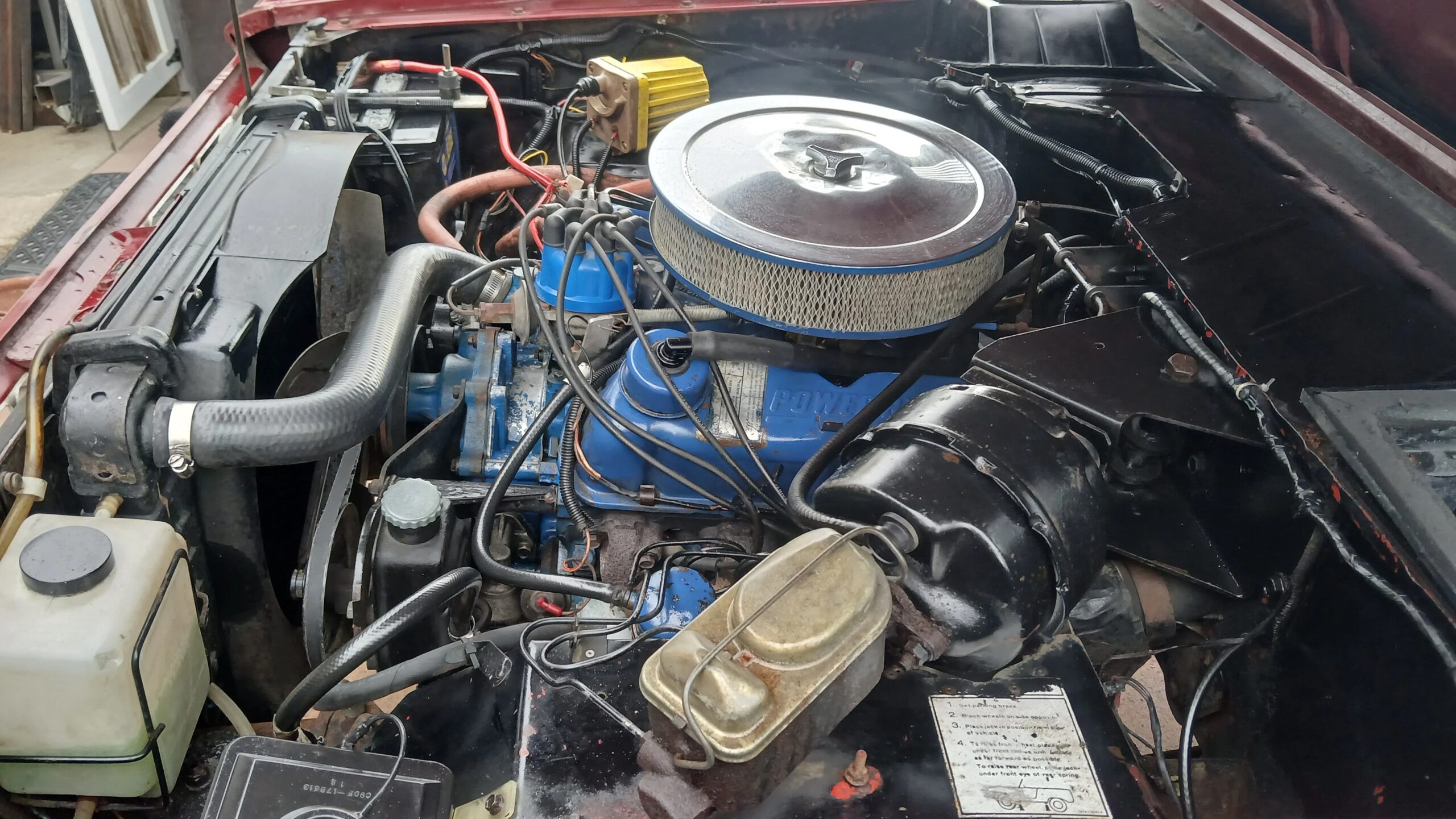 Ford-Bronco-2-door-1968-Burgundy-Gray-19