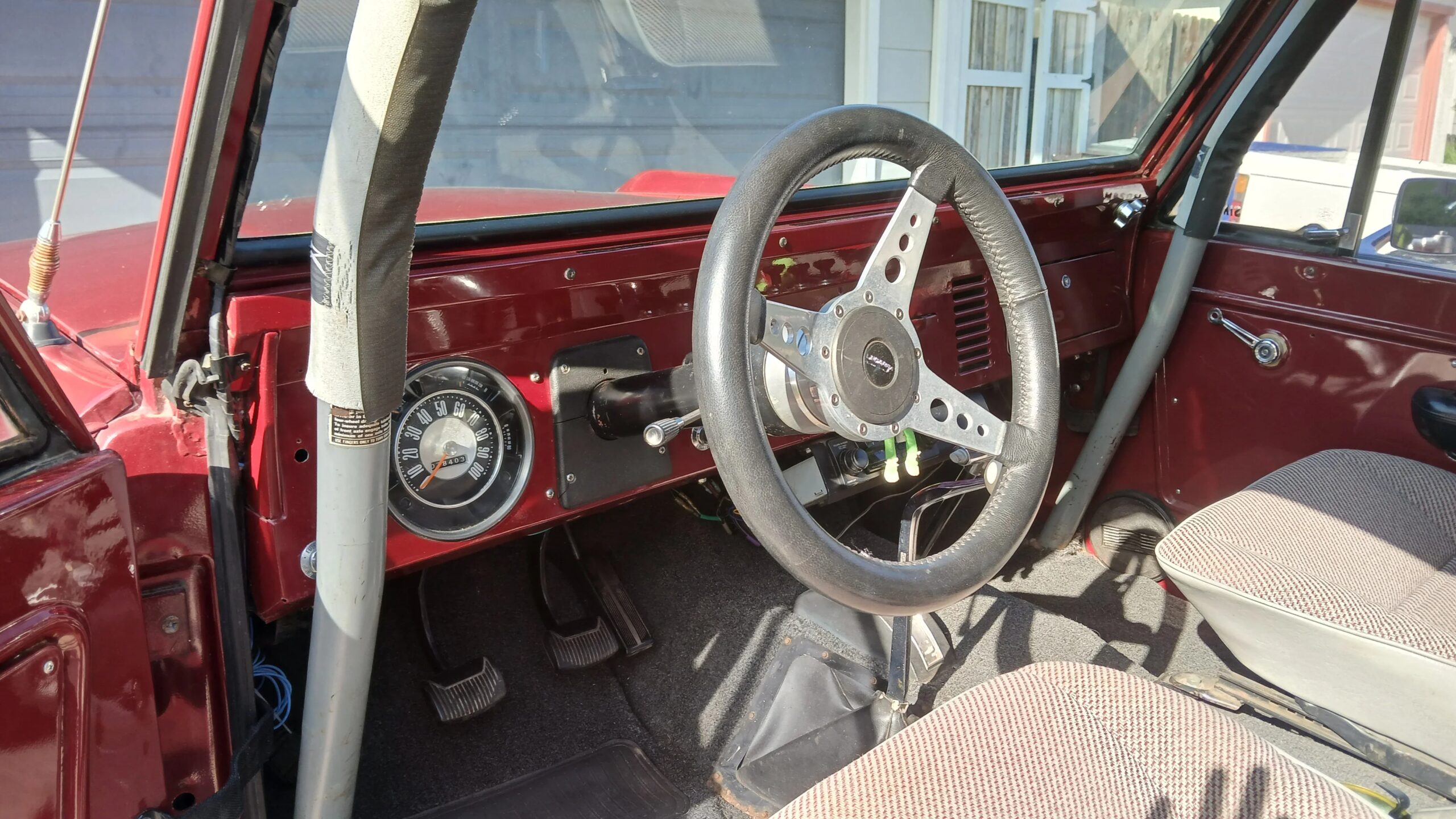 Ford-Bronco-2-door-1968-Burgundy-Gray-20