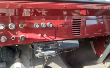 Ford-Bronco-2-door-1968-Burgundy-Gray-5