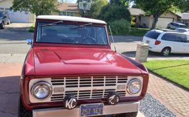 Ford-Bronco-2-door-1968-Burgundy-Gray-9