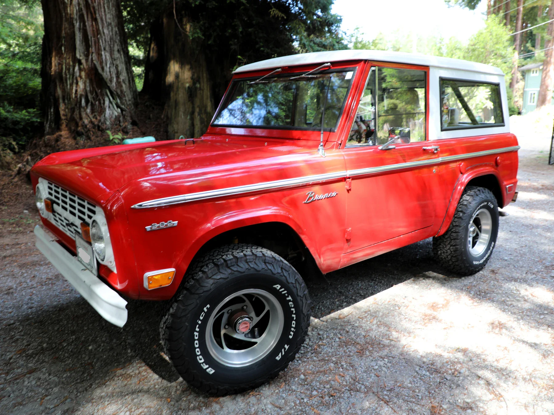 Ford-Bronco-2-door-1969-Red-Off-White-11