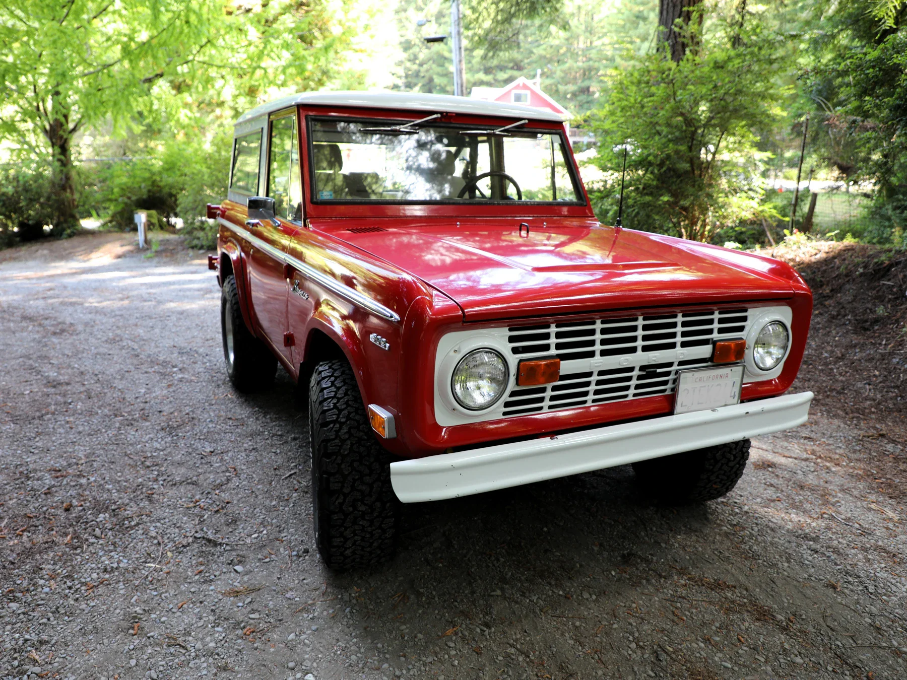 Ford-Bronco-2-door-1969-Red-Off-White-18