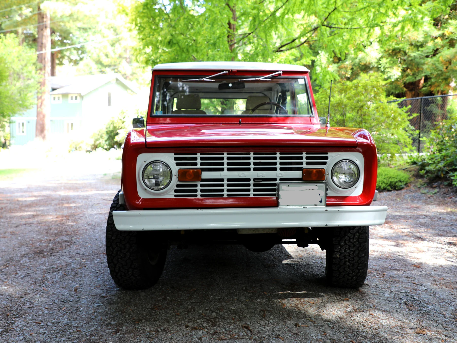 Ford-Bronco-2-door-1969-Red-Off-White-19
