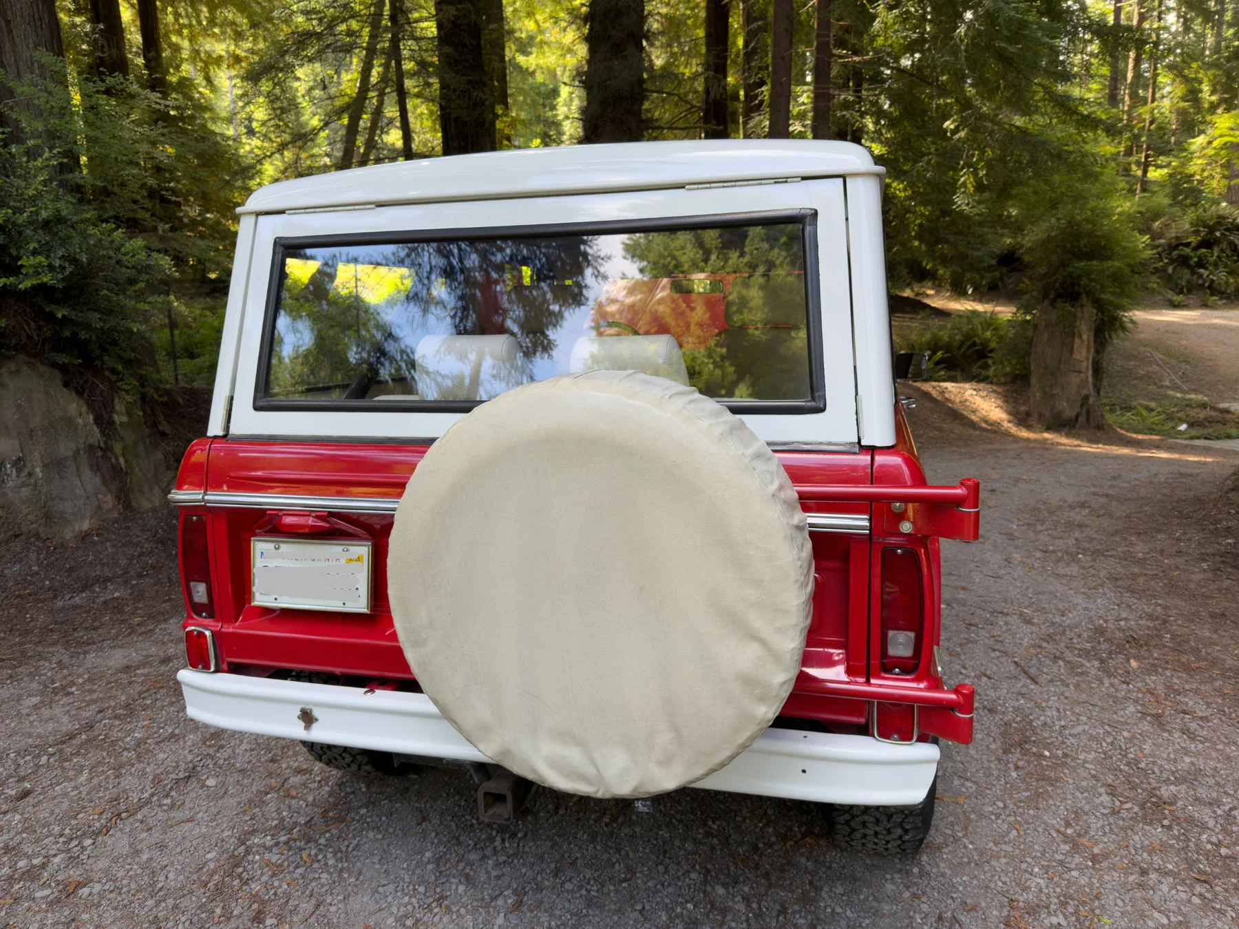 Ford-Bronco-2-door-1969-Red-Off-White-21