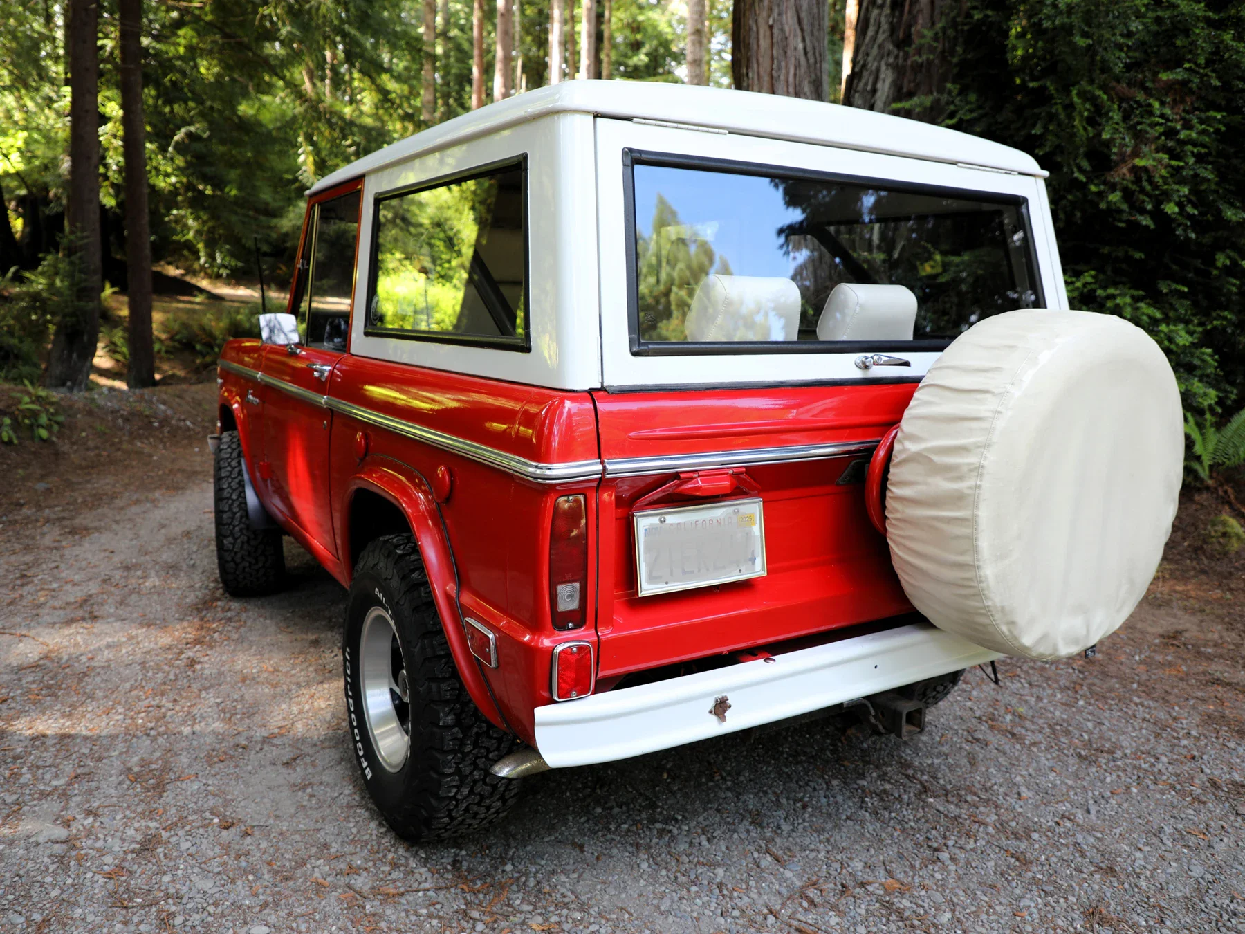 Ford-Bronco-2-door-1969-Red-Off-White-22