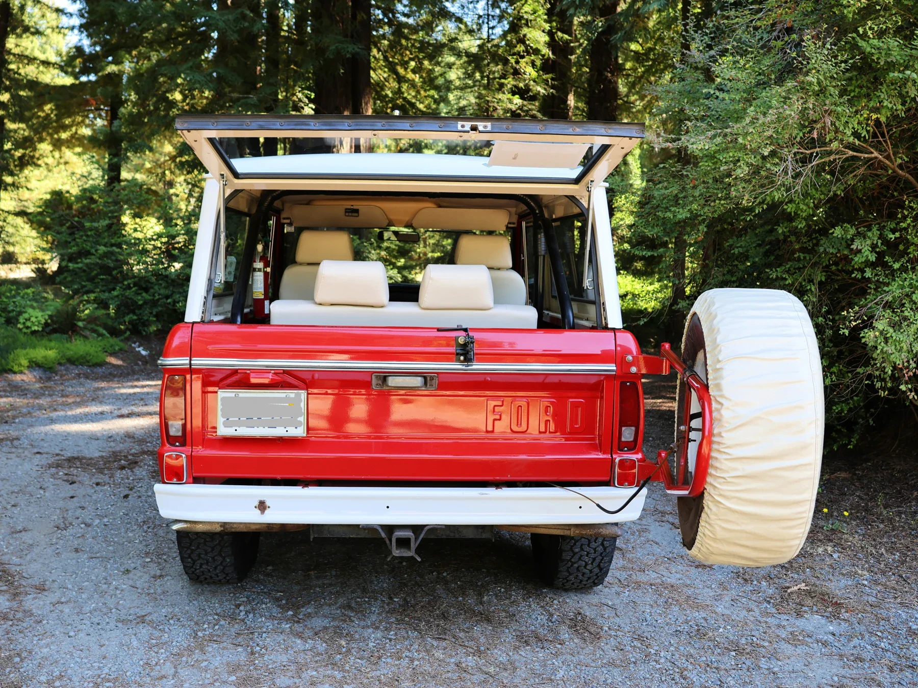 Ford-Bronco-2-door-1969-Red-Off-White-23