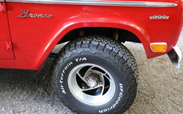 Ford-Bronco-2-door-1969-Red-Off-White-24