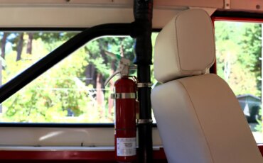 Ford-Bronco-2-door-1969-Red-Off-White-33