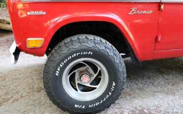 Ford-Bronco-2-door-1969-Red-Off-White-43