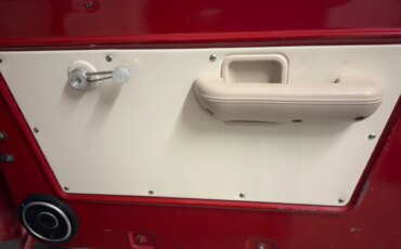 Ford-Bronco-2-door-1969-Red-Off-White-7