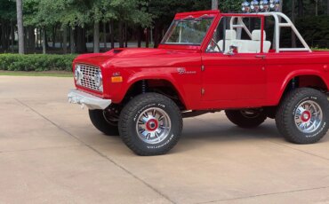 Ford-Bronco-2-door-1969-Red-White-1
