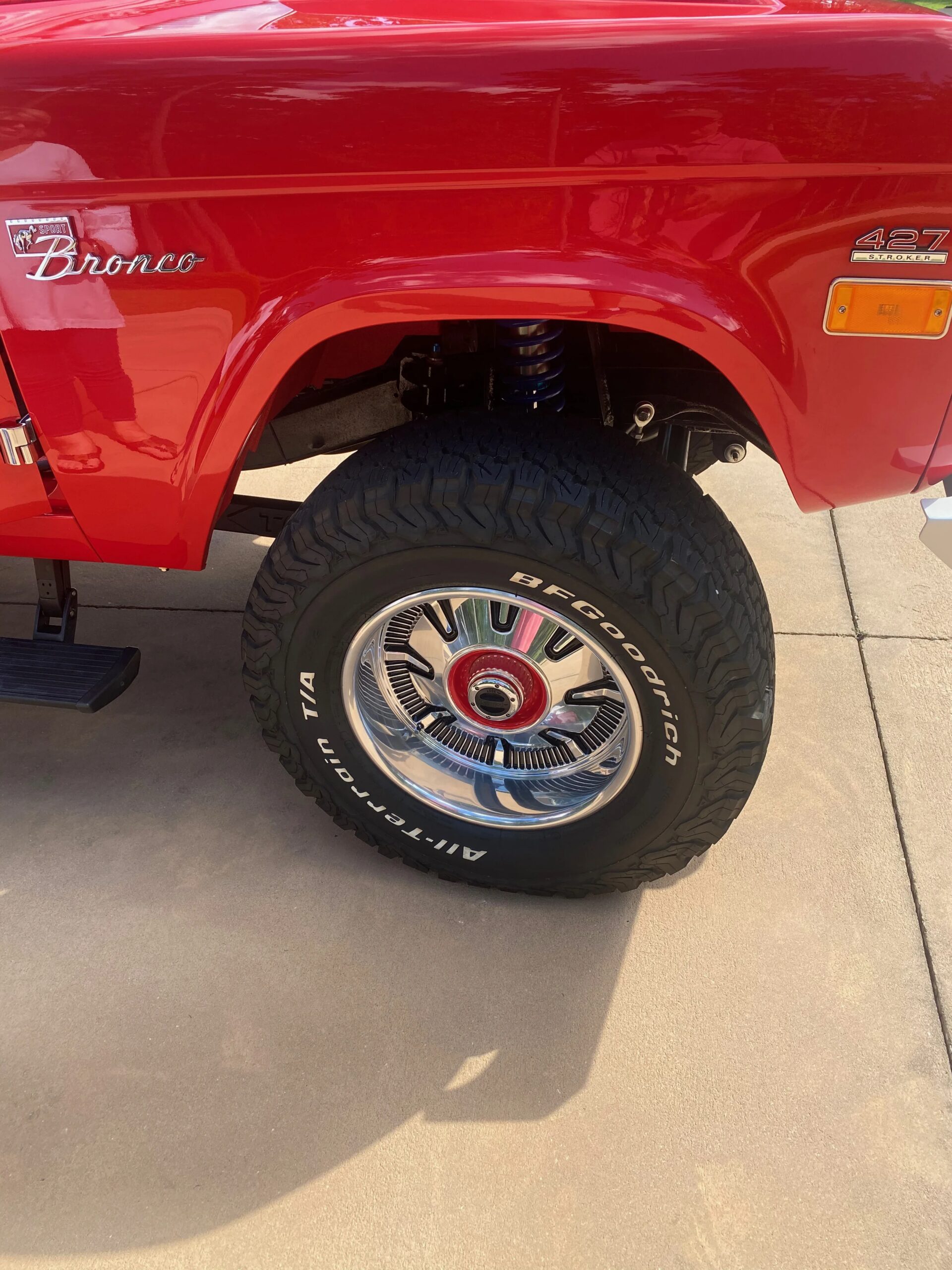 Ford-Bronco-2-door-1969-Red-White-12