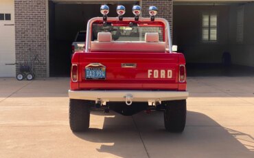 Ford-Bronco-2-door-1969-Red-White-3