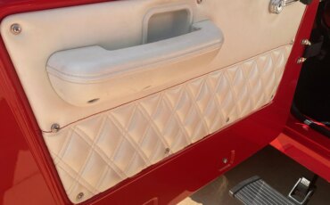 Ford-Bronco-2-door-1969-Red-White-8