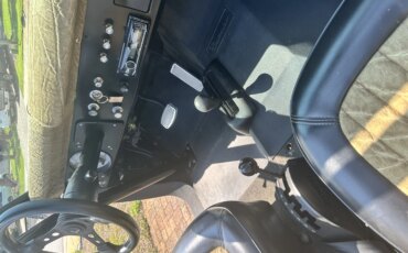 Ford-Bronco-2-door-1970-Black-Black-11