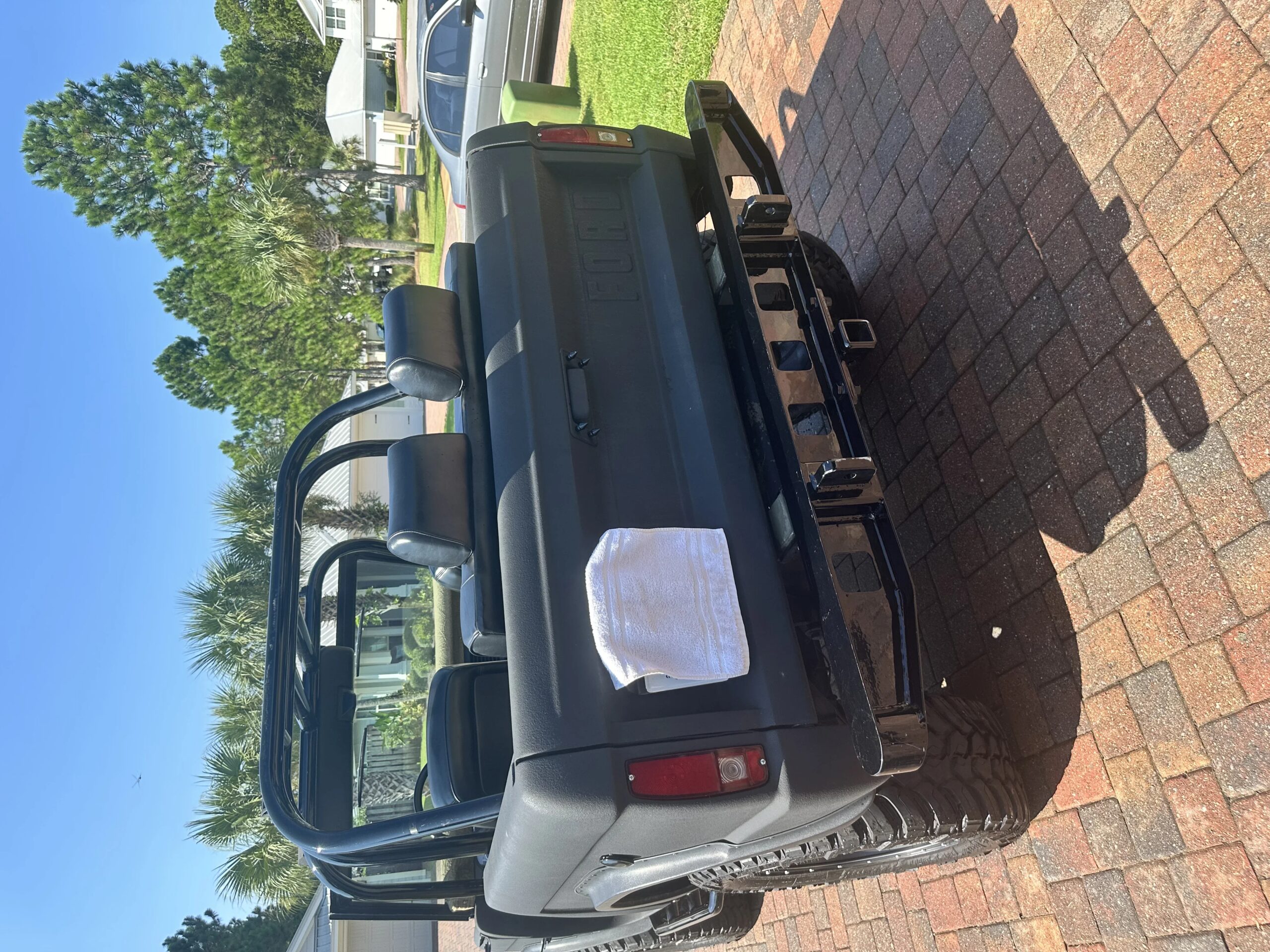 Ford-Bronco-2-door-1970-Black-Black-4