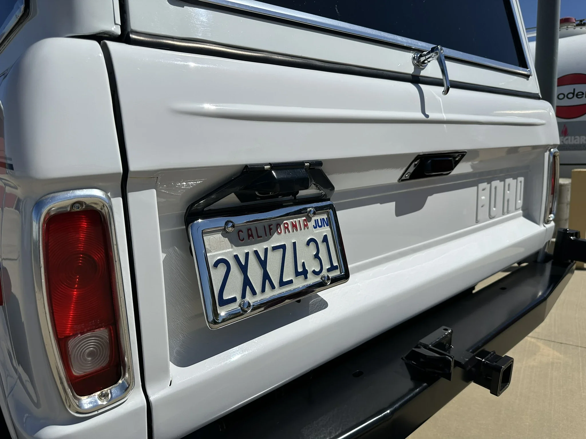 Ford-Bronco-2-door-1971-White-Charcoal-16
