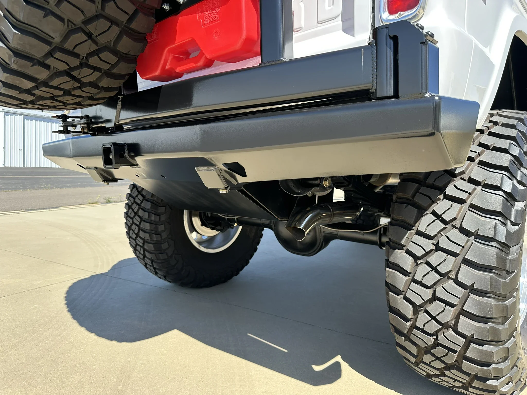 Ford-Bronco-2-door-1971-White-Charcoal-17