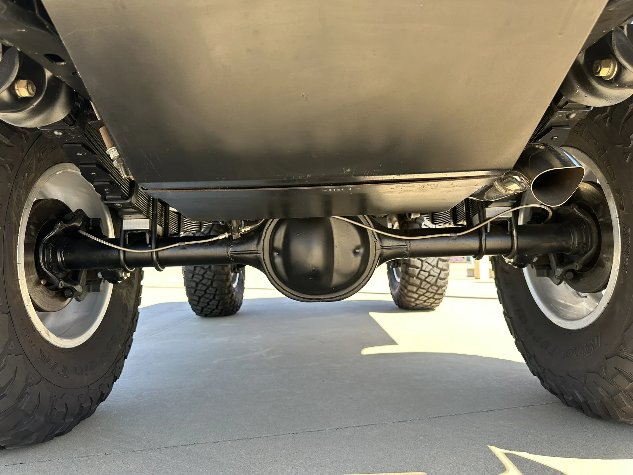Ford-Bronco-2-door-1971-White-Charcoal-19