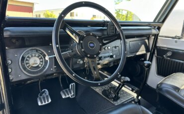 Ford-Bronco-2-door-1971-White-Charcoal-23
