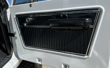 Ford-Bronco-2-door-1971-White-Charcoal-26