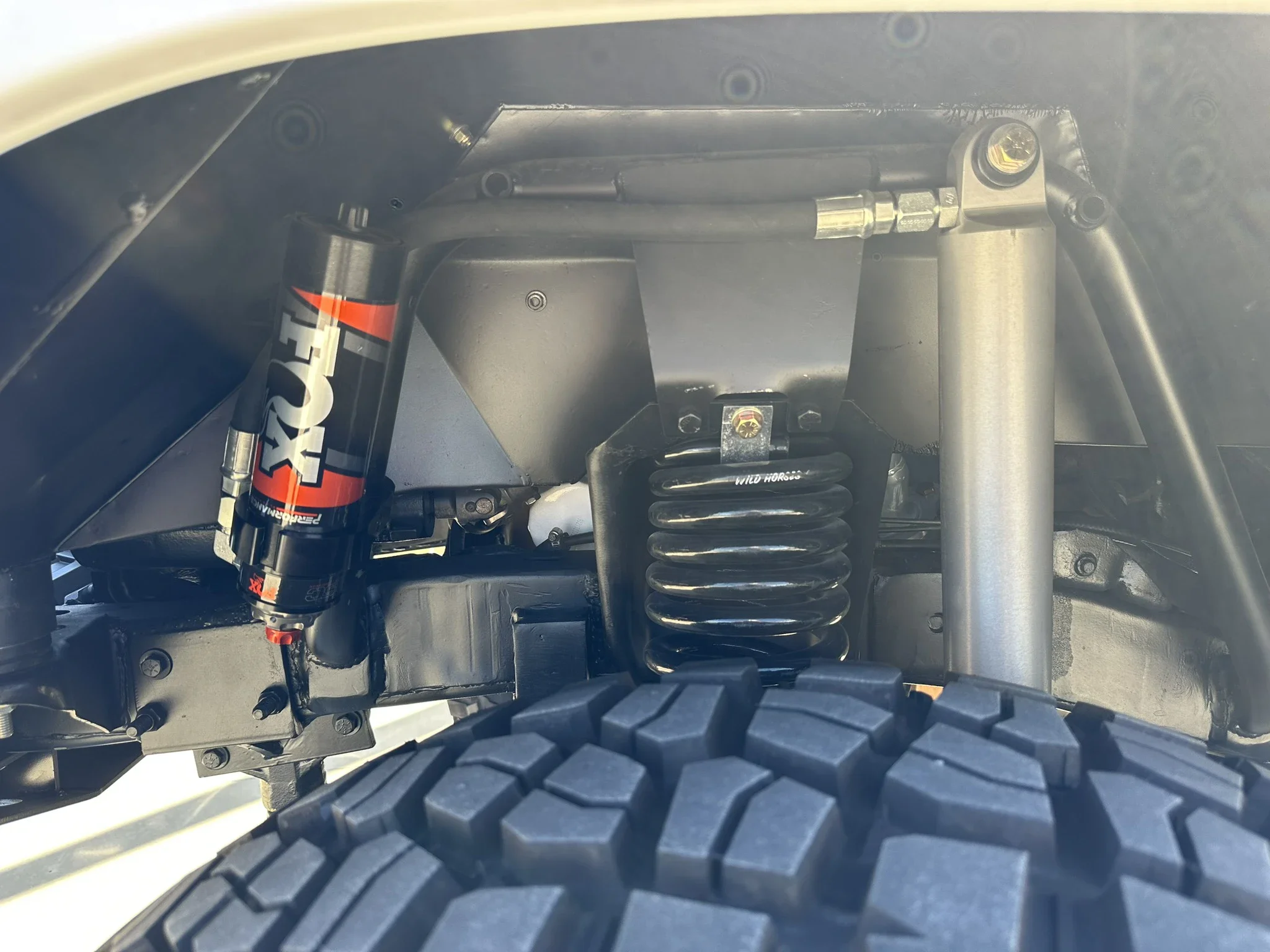 Ford-Bronco-2-door-1971-White-Charcoal-33