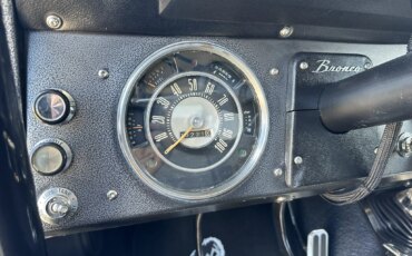 Ford-Bronco-2-door-1971-White-Charcoal-34