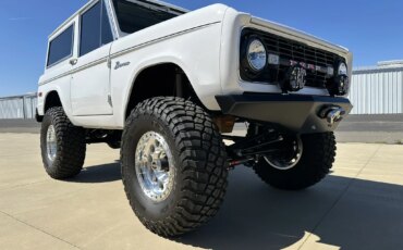 Ford-Bronco-2-door-1971-White-Charcoal-45