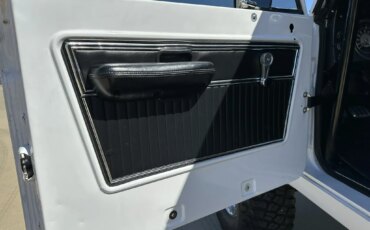 Ford-Bronco-2-door-1971-White-Charcoal-62