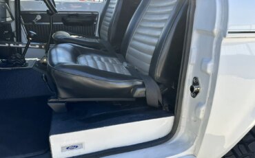 Ford-Bronco-2-door-1971-White-Charcoal-64