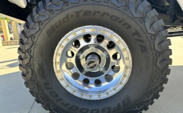 Ford-Bronco-2-door-1971-White-Charcoal-67