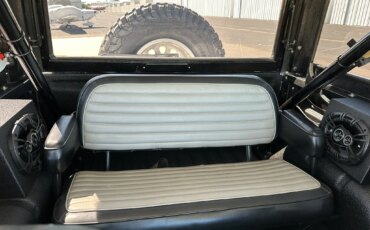 Ford-Bronco-2-door-1971-White-Charcoal-70