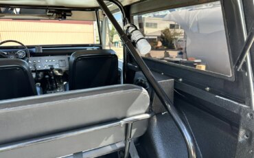 Ford-Bronco-2-door-1971-White-Charcoal-74
