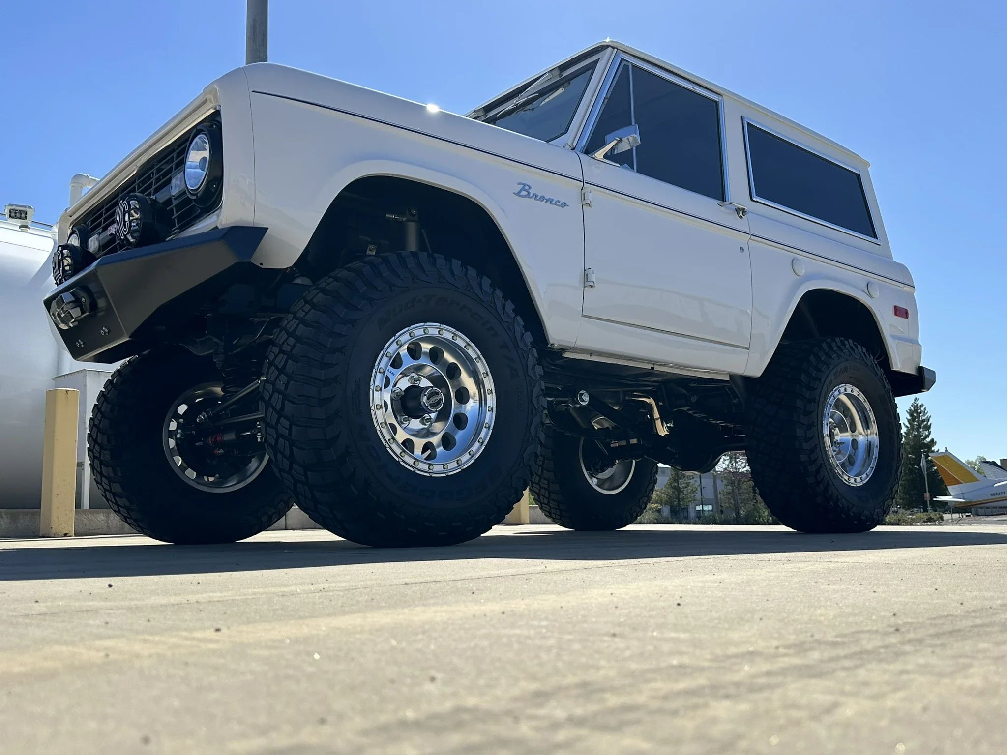 Ford-Bronco-2-door-1971-White-Charcoal-77