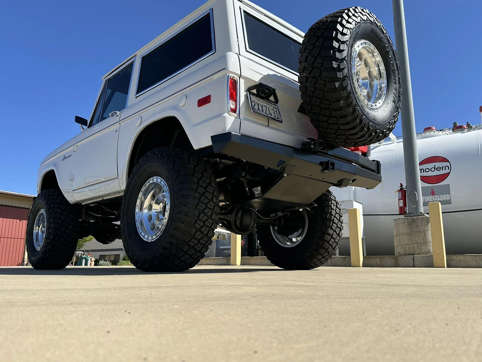 Ford-Bronco-2-door-1971-White-Charcoal-79