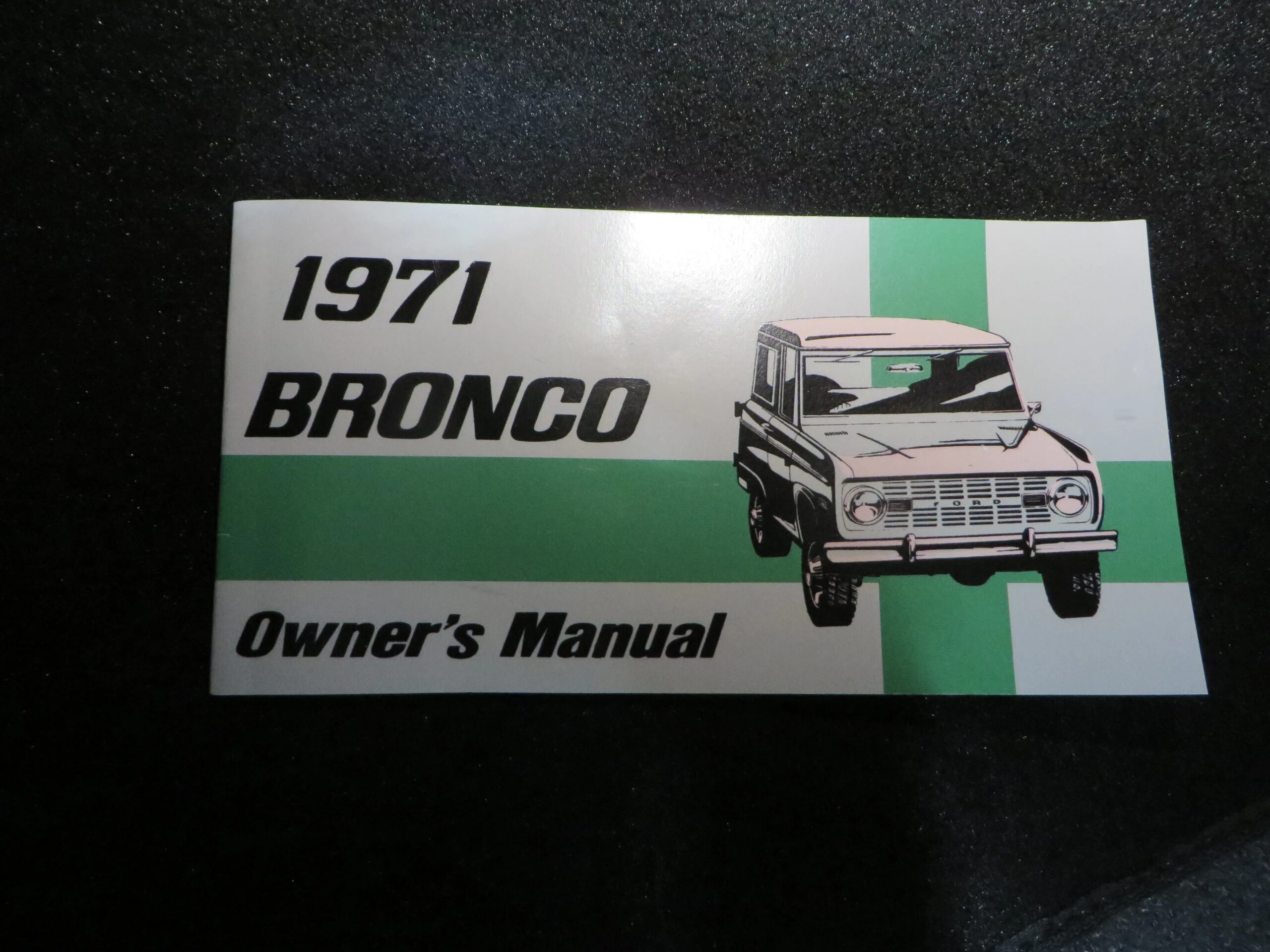 Ford-Bronco-2-door-1971-White-Charcoal-86