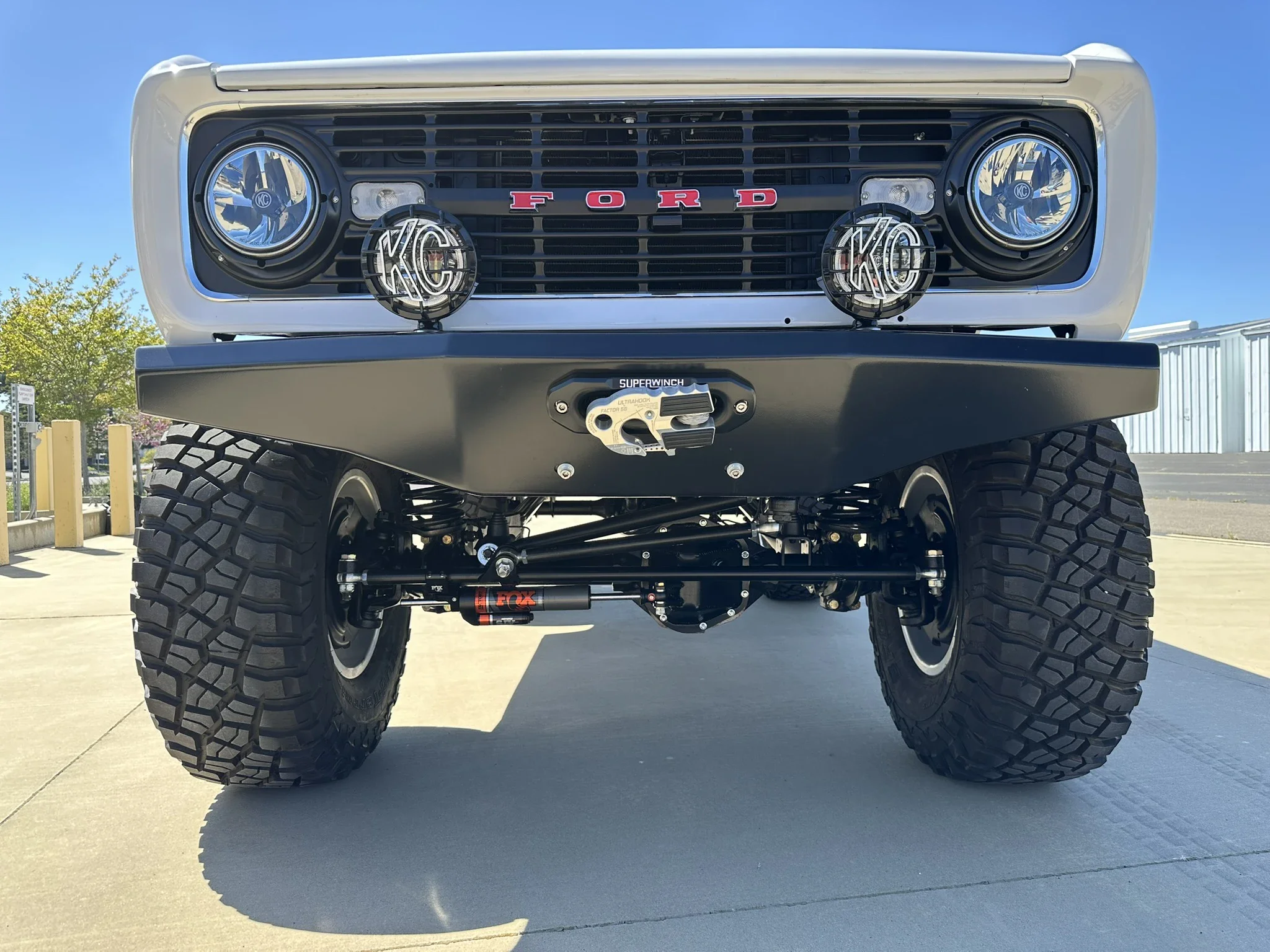 Ford-Bronco-2-door-1971-White-Charcoal-90