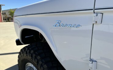 Ford-Bronco-2-door-1971-White-Charcoal-92