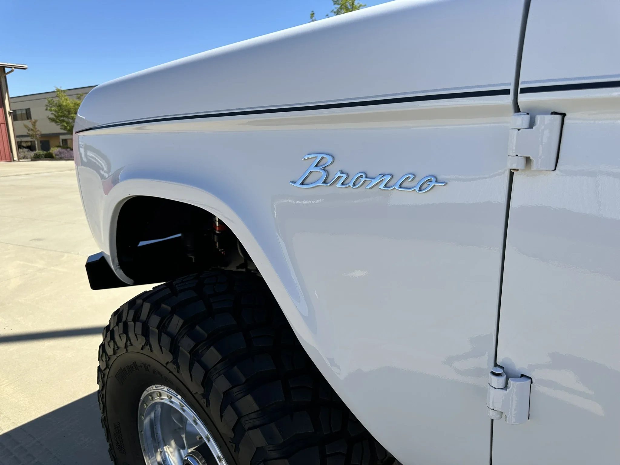 Ford-Bronco-2-door-1971-White-Charcoal-92