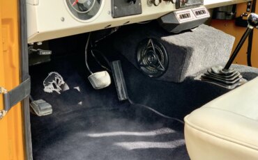 Ford-Bronco-2-door-1971-Yellow-White-1
