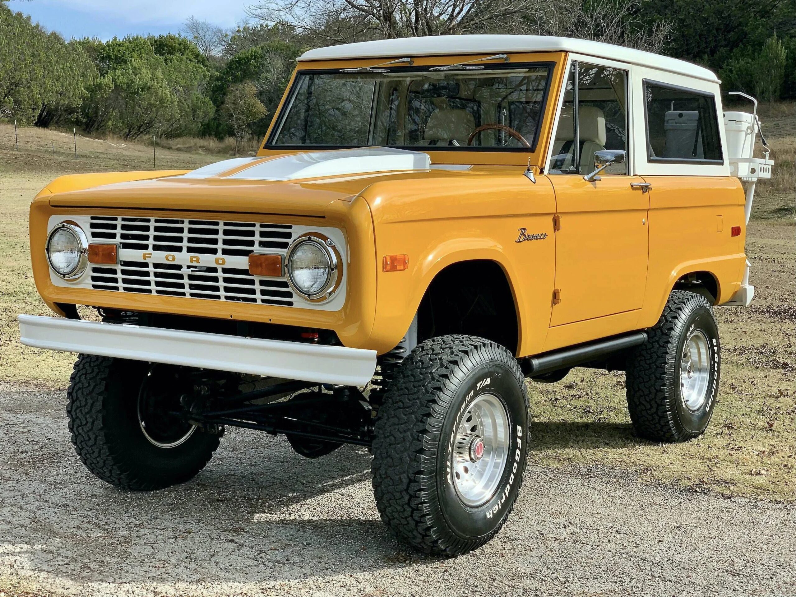Ford-Bronco-2-door-1971-Yellow-White-19