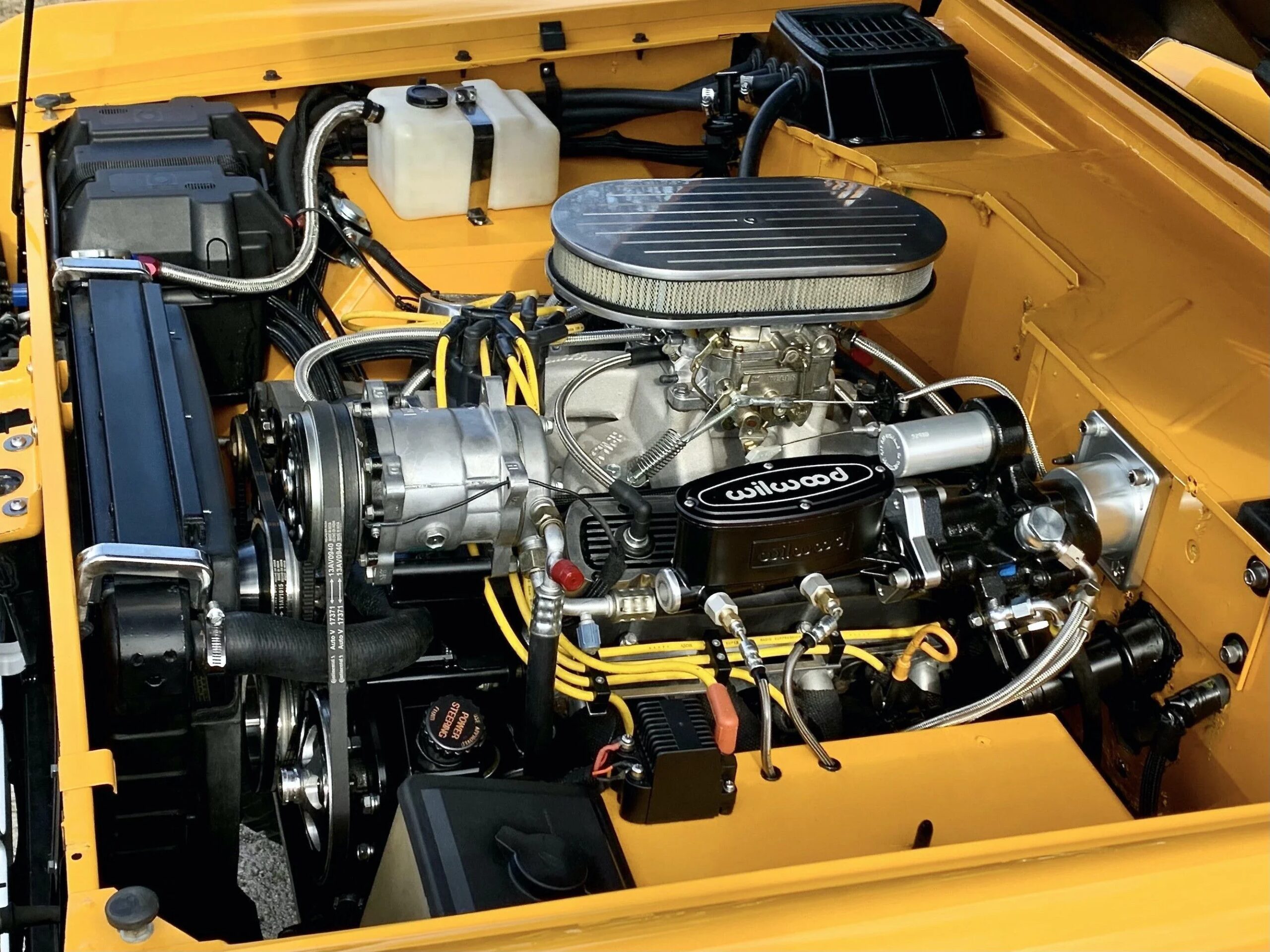 Ford-Bronco-2-door-1971-Yellow-White-21