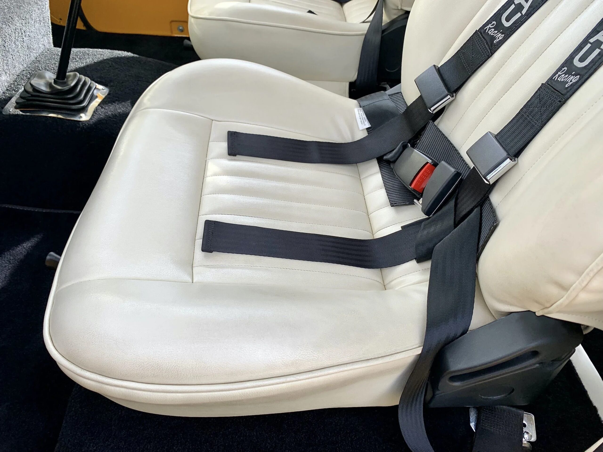 Ford-Bronco-2-door-1971-Yellow-White-4