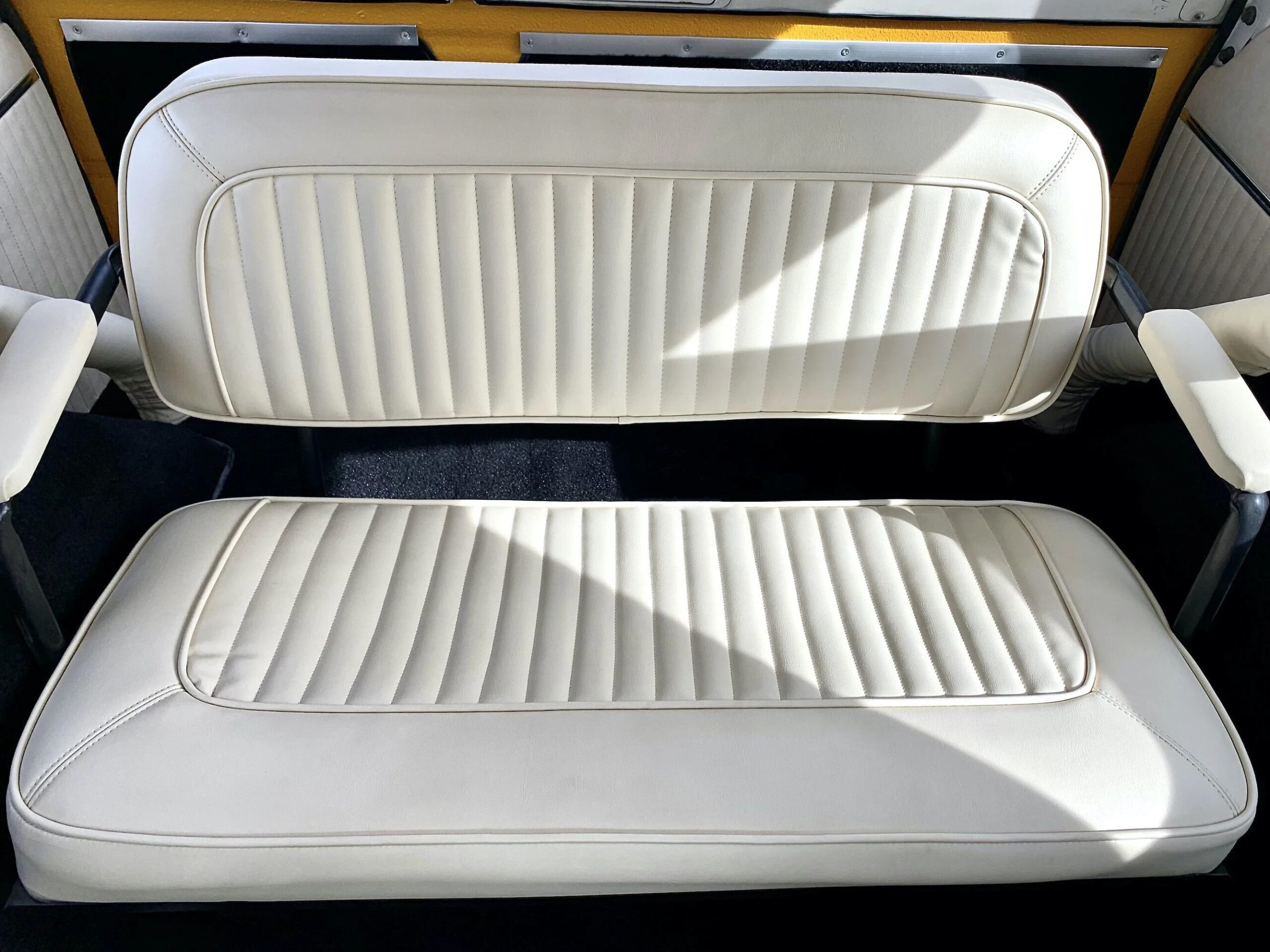Ford-Bronco-2-door-1971-Yellow-White-6