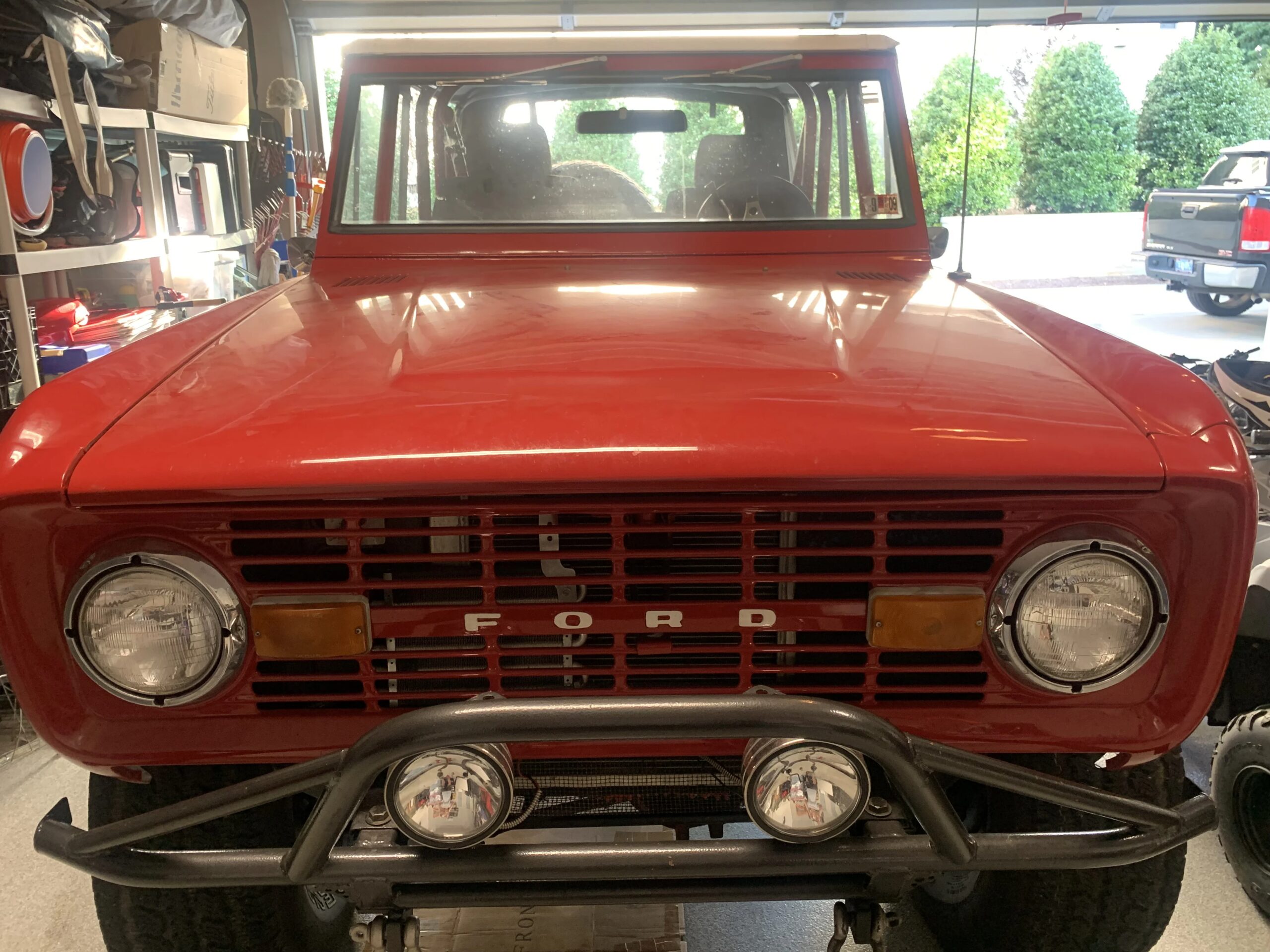 Ford-Bronco-2-door-1972-Red-Gray-4