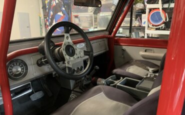 Ford-Bronco-2-door-1972-Red-Gray-8