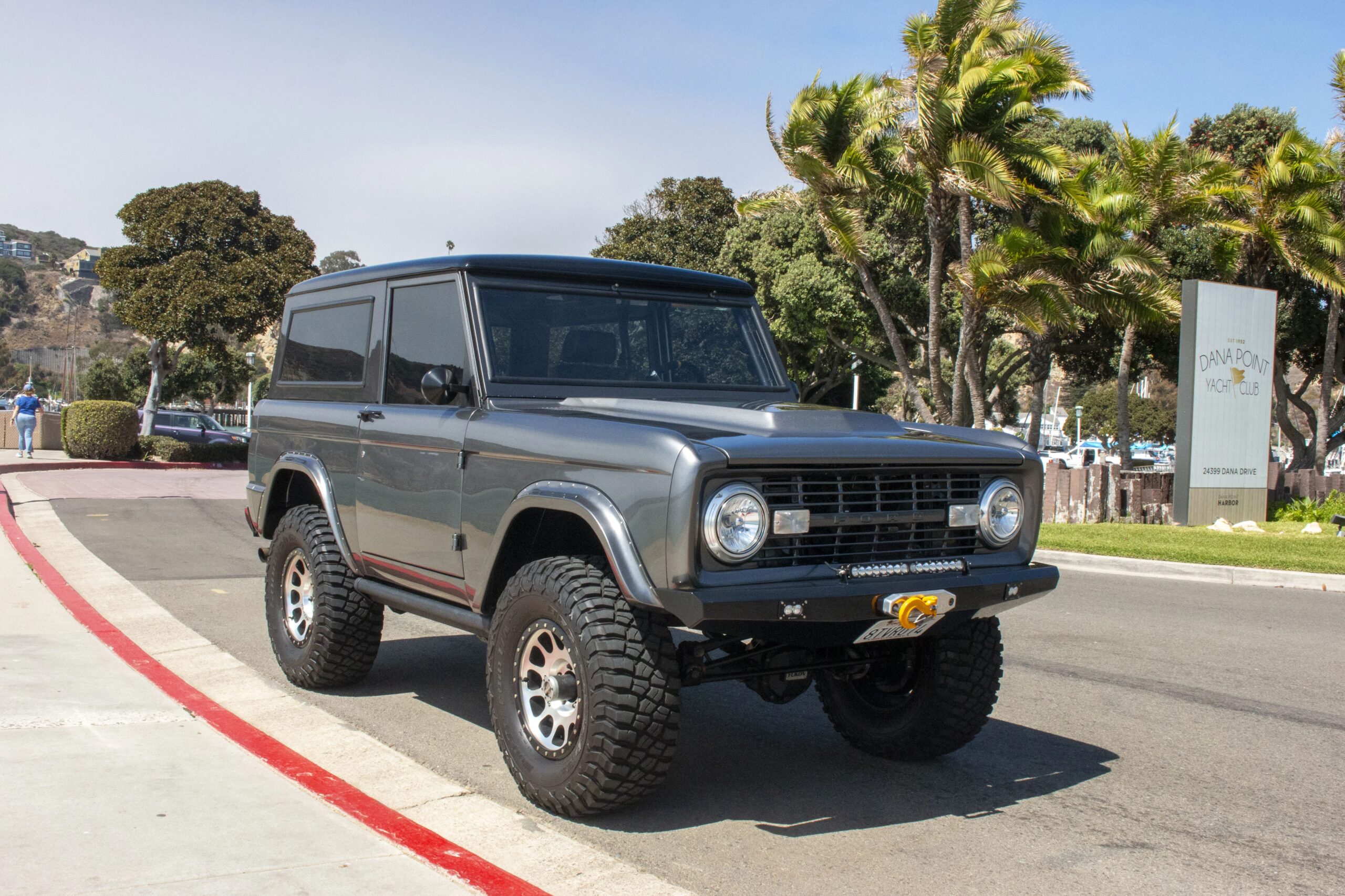 Ford-Bronco-2-door-1972-Silver-Black-11
