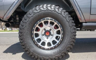 Ford-Bronco-2-door-1972-Silver-Black-15